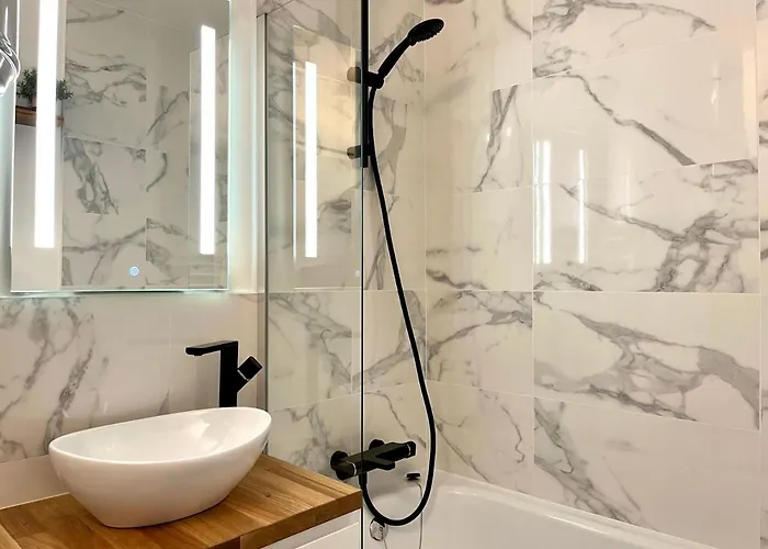 Perle Marine Au Pied De La *